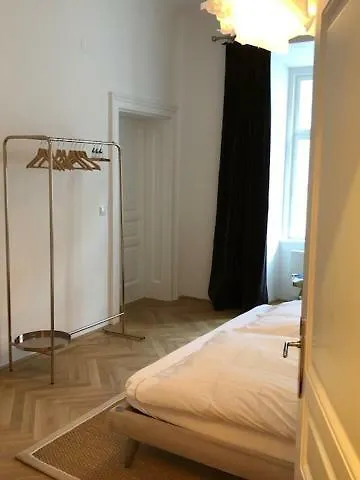 Vienna City Center - Hofburg Palace Apartment 0*,