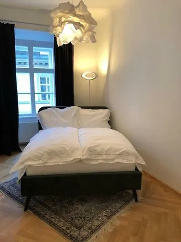 Vienna City Center - Hofburg Palace Apartment